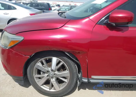 2014 Nissan Pathfinder Platinum z USA, uszkodzony, nr VIN 5N1AR2MM3EC729226